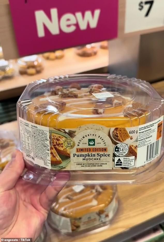 The new $7 mud cake from Woolworths is slammed by ‘confused’ shoppers: ‘What a waste’