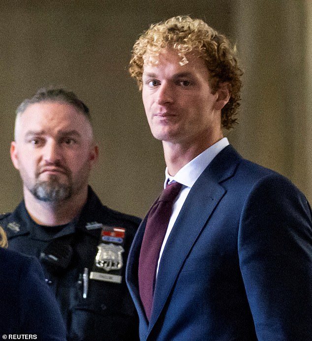 Daniel Penny’s chokehold manslaughter trial set back by ‘nightmare’ jury selection