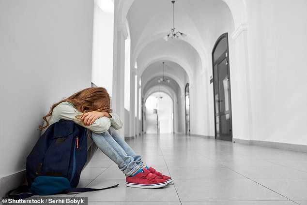 I’m a therapist… here are five hidden signs you suffered childhood trauma and don’t know it