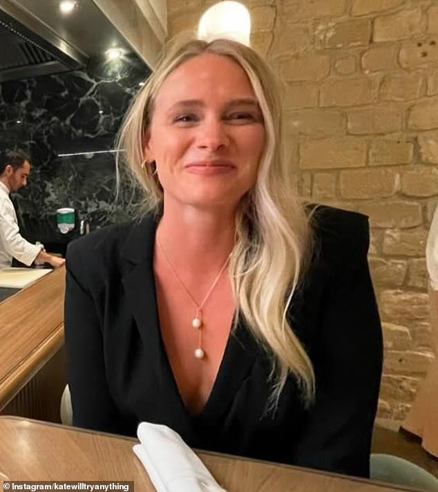 Woman sparks heated debate about food safety after sharing her one-pan Thanksgiving recipe