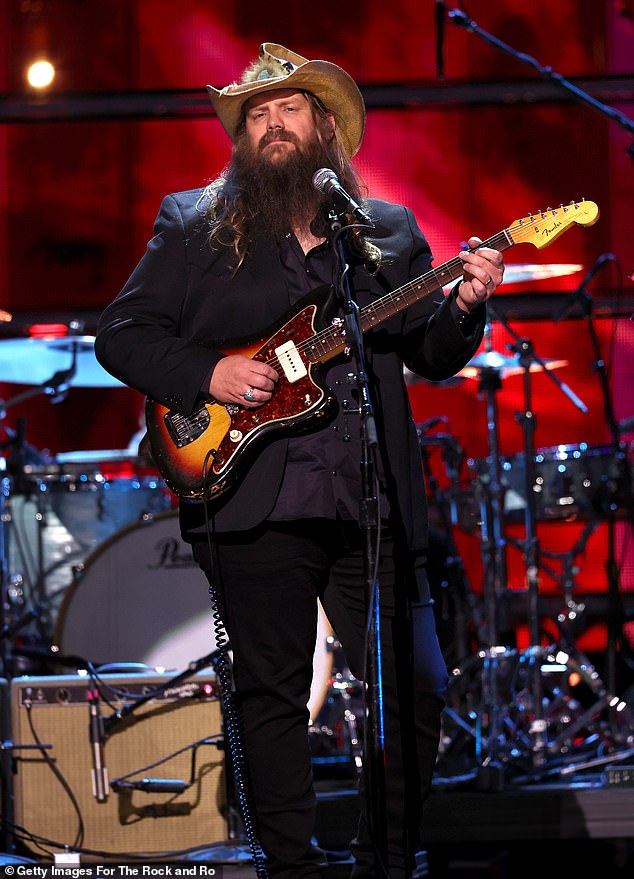 Chris Stapleton visits lone survivor of deadly car accident that occurred en route to his Missouri concert