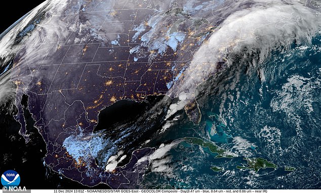 Urgent warning to eight US states as bomb cyclone is expected to cause hurricane-like conditions