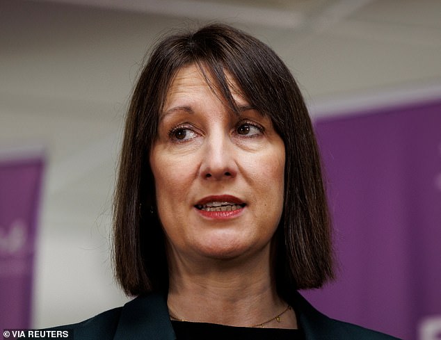 Business confidence plummets to its lowest level of the year