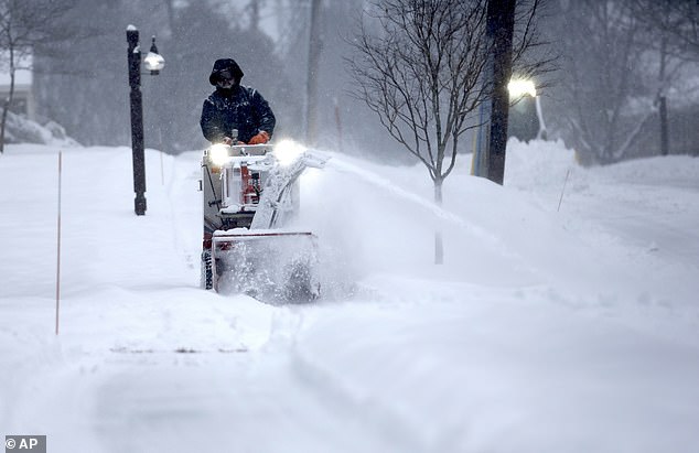 Worst winter storm of the year threatens to smash 27 states with up to a foot of snow tomorrow