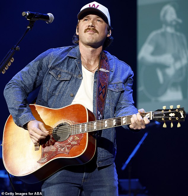 Morgan Wallen calls out ‘side chicks’ in concert audience after Coldplay kiss cam CEO chaos