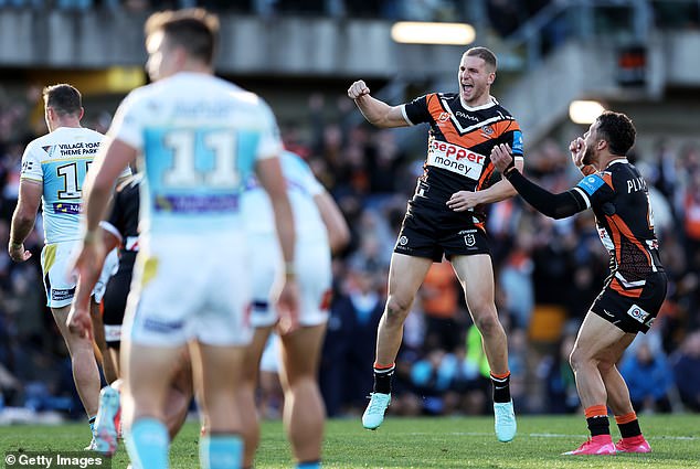 NRL coach is busted on video losing his mind at his players for daring to take a shower