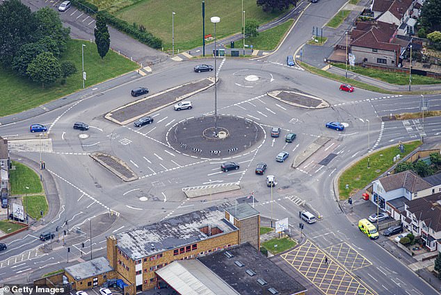 Tesla vs Britain’s most confusing junction: Self-driving car takes on Swindon’s Magic Roundabout – so, can you guess who wins?