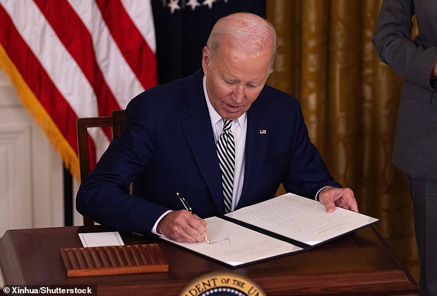 Trump humiliates Biden with new White House portrait: ‘This is going to be very controversial’