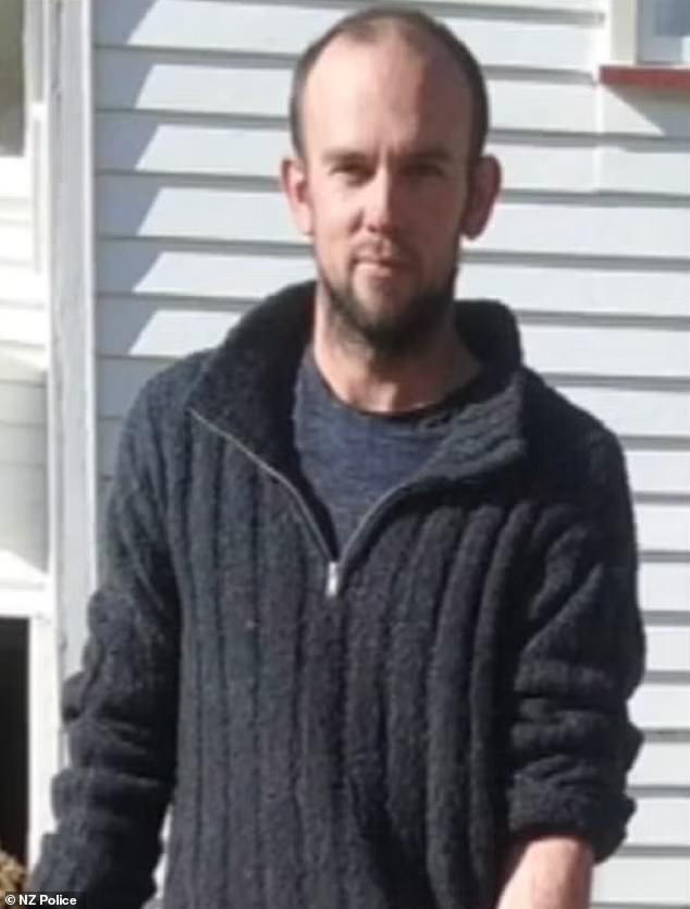 Missing children FOUND after years in the wild could have been through trauma, experts warn – after their fugitive father Tom Phillips was gunned down during shootout with cops