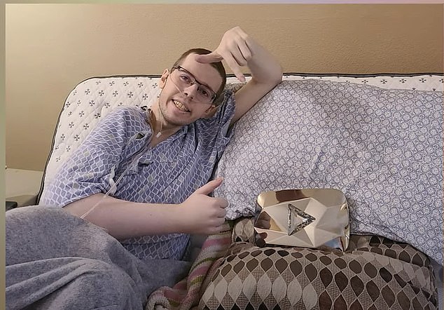 ‘It’s for Alex’: YouTube star TommyInnit leads Great Ormond Street’s first ever GAMING fundraiser and pays tribute to close friend Technoblade who passed away at 23